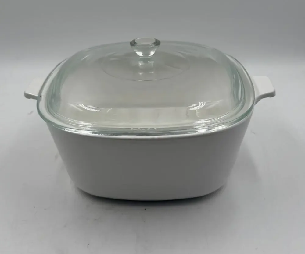Vintage CorningWare Cookmates SP-2 1/2-A 2.5-quart casserole dish.
